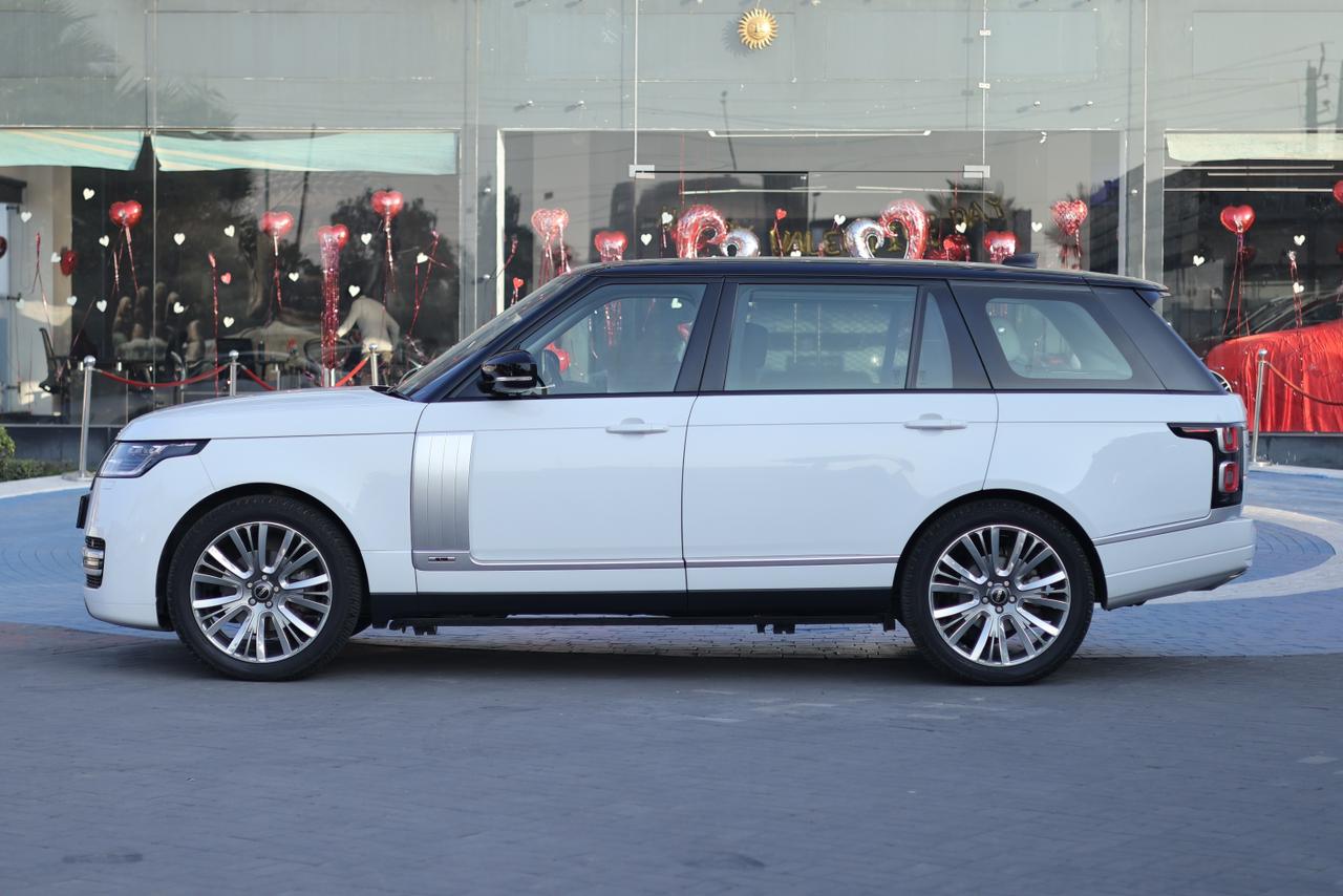 Land Rover Range Rover Vouge 3.0 L LWB