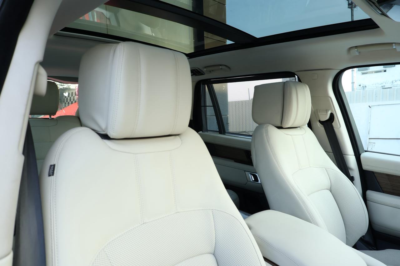 Land Rover Range Rover Vouge 3.0 L LWB