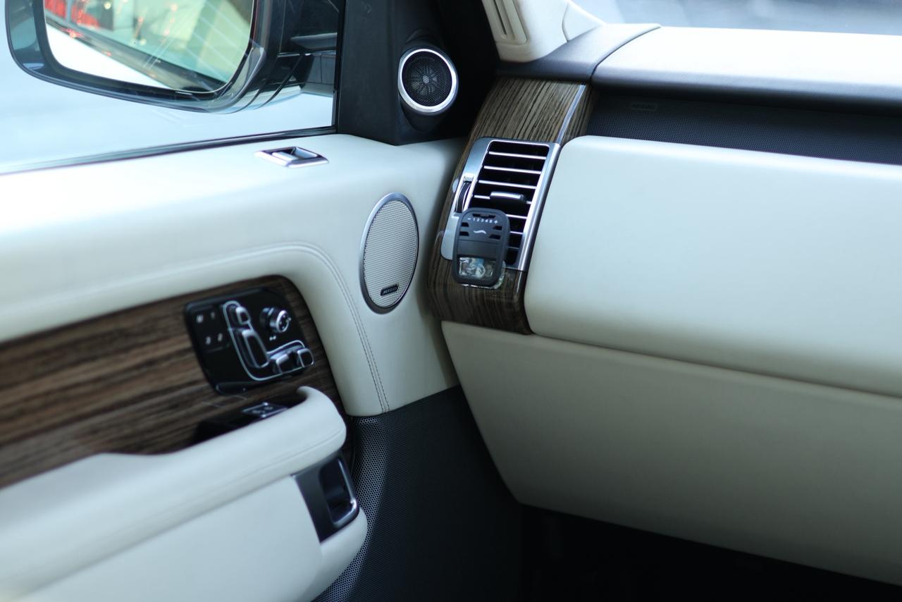 Land Rover Range Rover Vouge 3.0 L LWB