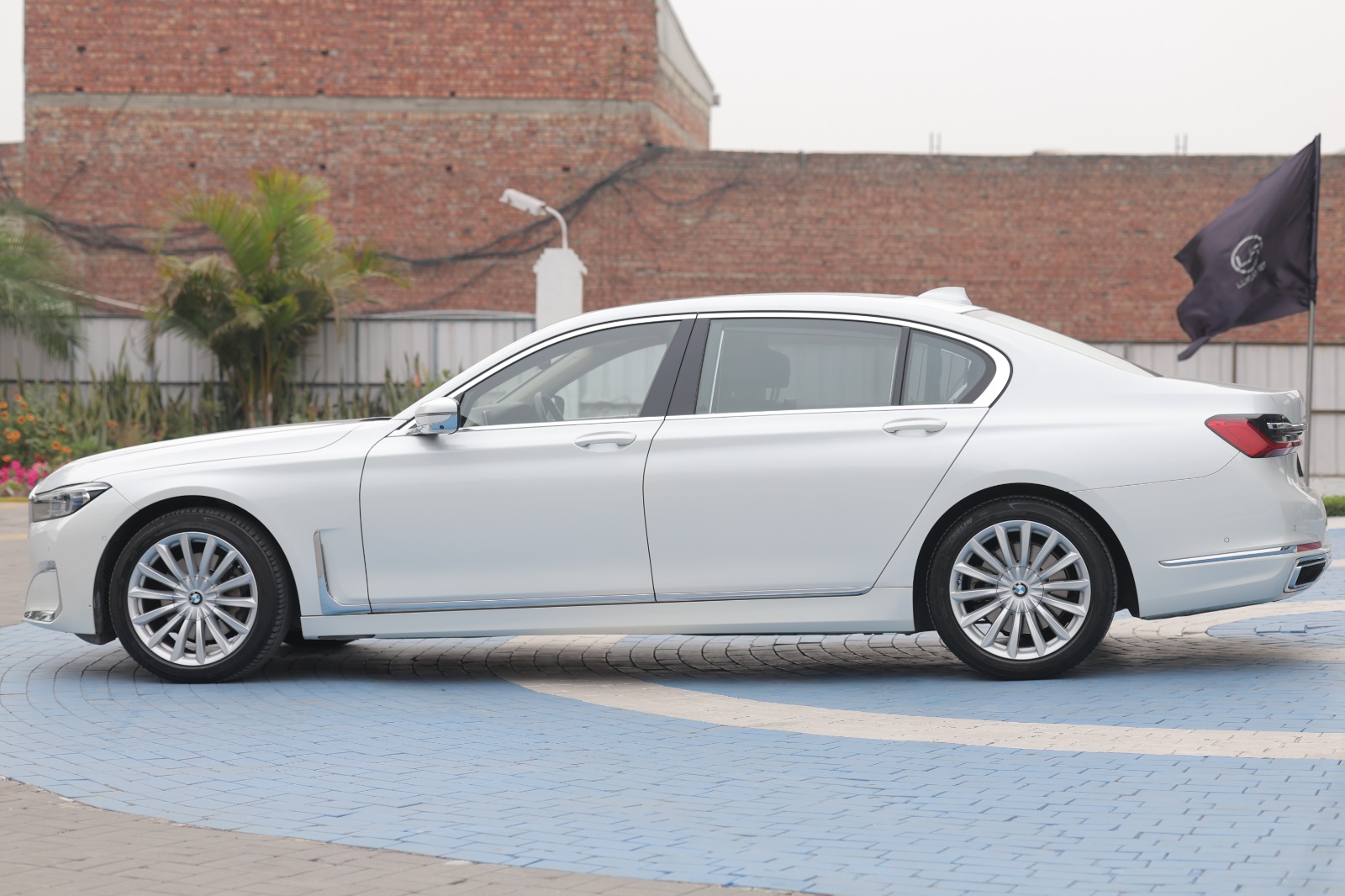 BMW 7 Series 730Ld DPE Signature