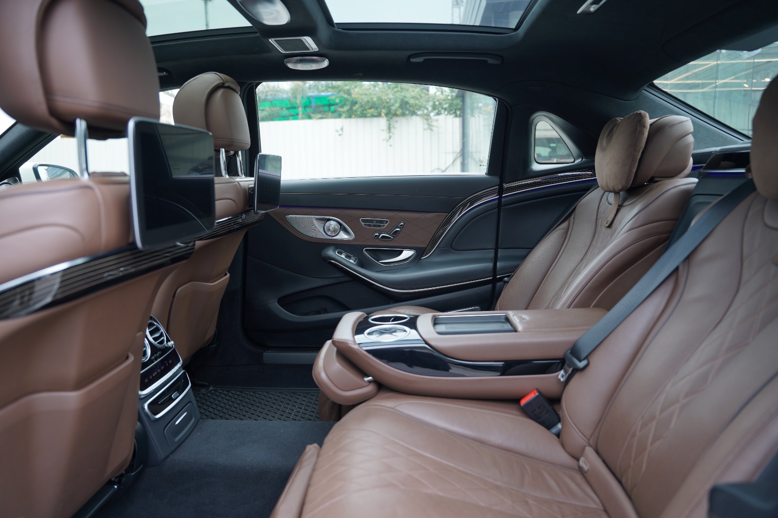 Mercedes-Benz Maybach S-Class S 560
