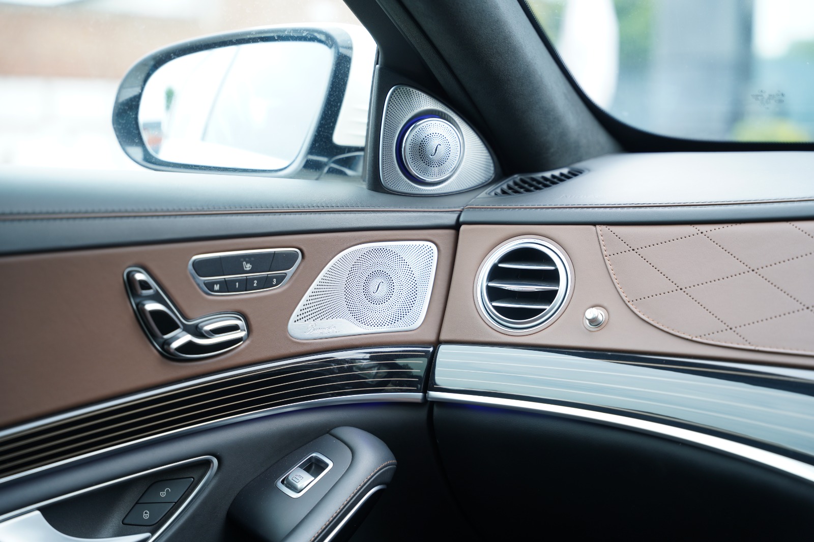 Mercedes-Benz Maybach S-Class S 560