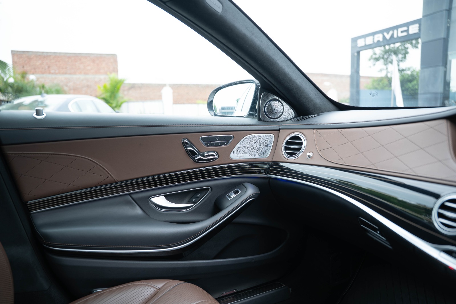 Mercedes-Benz Maybach S-Class S 560